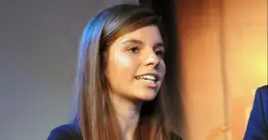 Дивна и Албена Павлова идват в родния Русе  с една различна „Пощенска кутия за приказки“