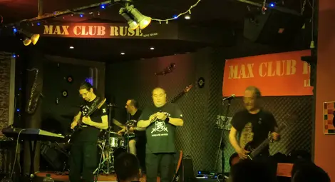 Шоуто на ЕПИЗОД &ndash; седемнадесетото за 2022 година в МАКС KЛУБ РУСЕ