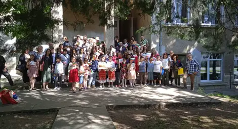 Училището в село Обретеник посрещна гости от Европа /галерия/