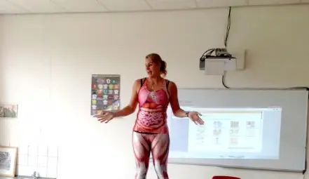 Учител по биология втрещи учениците си с новаторски метод за преподаването й