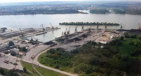 Почистват от наноси и храсти зимовника на АППД Почистват от наноси и храсти зимовника на АППД