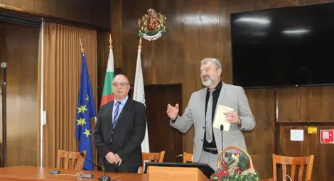 Драганов: Целта е 100% от административните услуги за гражданите да се извършват предсрочно Драганов: Целта е 100% от административните услуги за гражданите да се извършват предсрочно