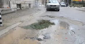 Авария заля с гореща вода  улица в центъра на Русе