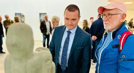 Зюхтю Калит за изложбата си &bdquo;Геноцид&ldquo;: За мен най-страшна е човешката цена на войната - хората, които никой не чува