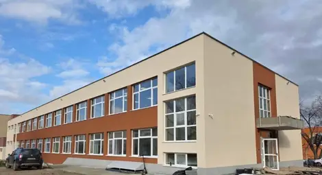 Новият корпус на училище &bdquo;Васил Левски&ldquo; очаква държавна приемателна комисия