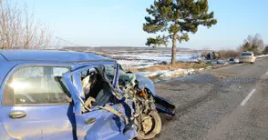 27-годишен без книжка прати баща и двамата му сина в болницата