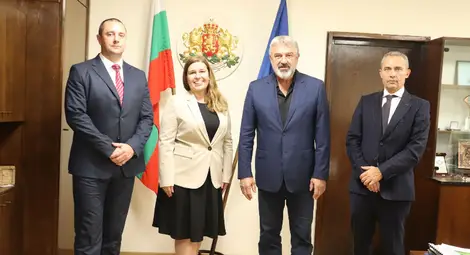 След намесата на Драгомир Драганов единствената банка в Две могили няма да затвори от 1 ноември