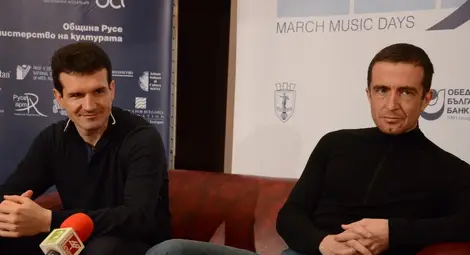 Франция и цигулката сприятелили русенеца Светлин Русев и албанеца Теди Папаврами