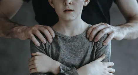 Учител в елитно русенско училище години мърсувал с беззащитни деца