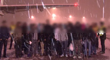 Връщат 46 незаконно пребиваващи у нас иракчани в страната им /галерия/