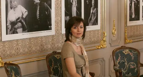 Актриса начело на политическия кабинет на Ненчев