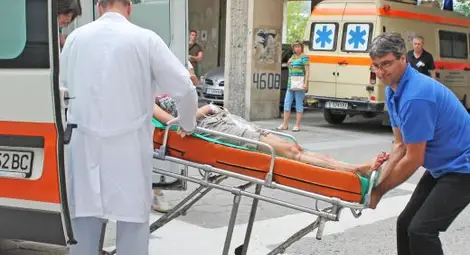 40 лекари не достигат на Спешната помощ в София