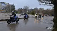 Дъжд, рок и водосвет при откриването на мотосезона в Разград
