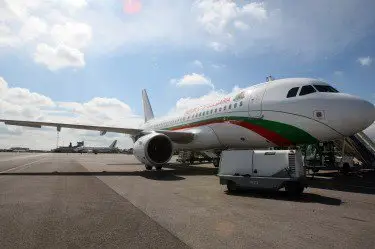 Поръчаха 12-годишно уиски и омари за полетите на властта