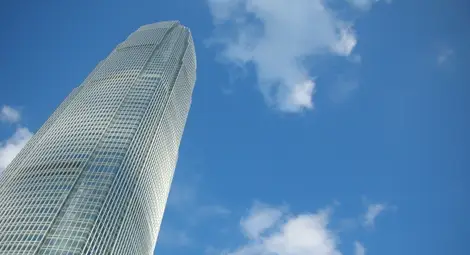 Футуристичен небостъргач ще "изяжда" смога и ще се самопочиства чрез светлина