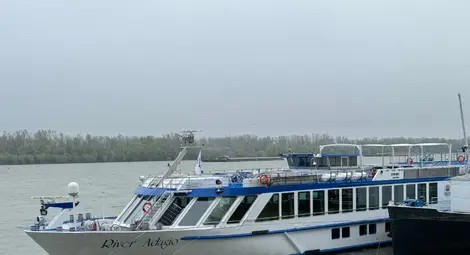 Посрещнат бе първият за сезона круизен кораб на Понтон &bdquo;Дунав турс&ldquo; в Русе
