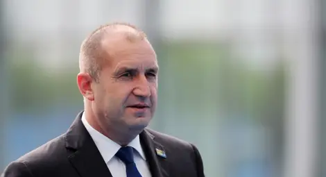 Радев наложи вето върху закона за ратифициране на договорите за F-16