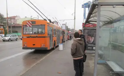 Три линии с допълнителни курсове по празниците