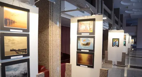 Яна Момчилова подреди първа  фотоизложба в Доходното