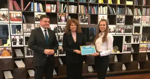 Ученичка от Русе спечели конкурса „Посланик за един ден“