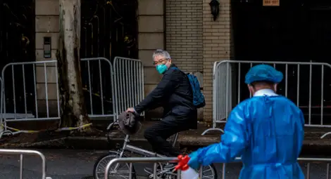 Шанхай е в пълен локдаун от близо месец Шанхай е в пълен локдаун от близо месец