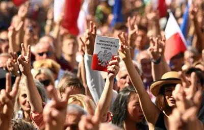 Протести срещу съдебните реформи в Полша Протести срещу съдебните реформи в Полша