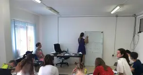 Украински деца учат български,  за да тръгнат наесен на училище