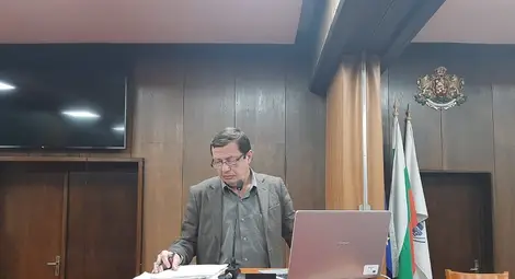 Настаняването в общински жилища ще бъде облекчено, обясни директорът на общинското предприятие &bdquo;Управление на общински имоти&ldquo; Иван Гецов.		Снимка: Община Русе