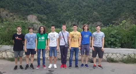 Отляво надясно: Виктор Кожухаров - златен медал, Георги Петков - сребърен медал, Андон Тодоров - златен медал, Мартин Копчев - сребърен медал, Константин Каменов - бронзов медал, Виктор Терзиев - сребърен медал, Александър Кръстев - златен медал, Радослав Димитров - сребърен медал Отляво надясно: Виктор Кожухаров - златен медал, Георги Петков - сребърен медал, Андон Тодоров - златен медал, Мартин Копчев - сребърен медал, Константин Каменов - бронзов медал, Виктор Терзиев - сребърен медал, Александър Кръстев - златен медал, Радослав Димитров - сребърен медал