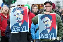 Сноудън живее 1 г. в най-голяма тайнственост в Русия