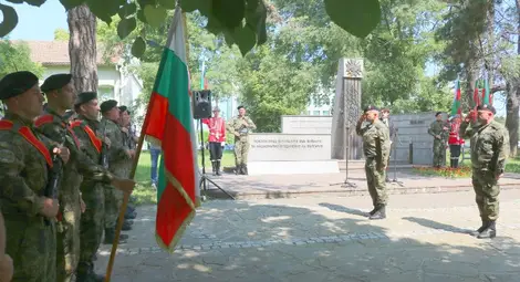 Русе почете Ботев и падналите за свободата на България пред Мемориала на загиналите във войните Русе почете Ботев и падналите за свободата на България пред Мемориала на загиналите във войните