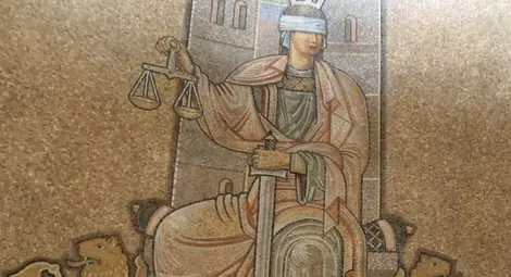 68 години водят жива загинала при бомбардировка млада жена