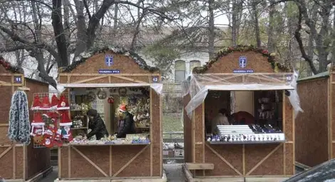 Търговци: Догодина няма да се излъжем, дори без пари да ни дават къщичка на Коледния базар