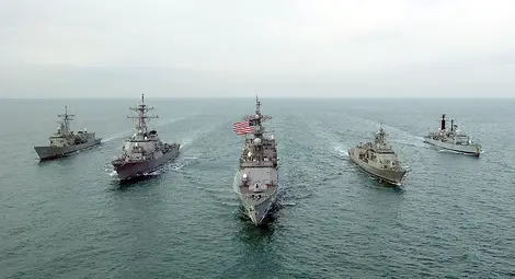 Американски военни кораби се насочват към Босфора