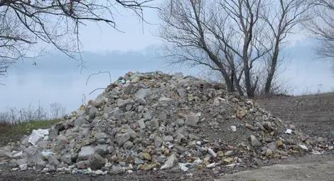 Проверяват собствеността на терена на  незаконната резиденция на брега на Дунав