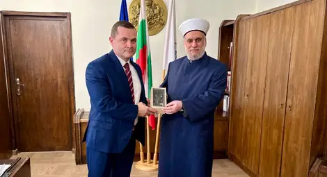 Кметът на Русе и главният мюфтия: Диалогът между общностите е ключът към единството Кметът на Русе и главният мюфтия: Диалогът между общностите е ключът към единството