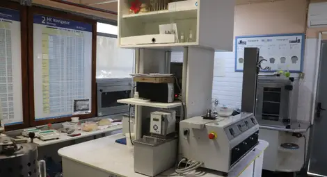 Мелница "Алимет" в Бяла, една от най-големите в Северна България, работи активно на румънския пазар