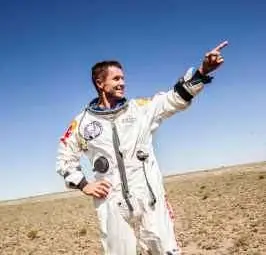 Феликс скочи в историята от ръба на Космоса