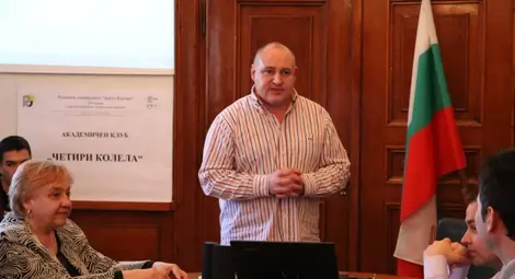 Студенти и докторанти от Русенския университет влизат като доброволци в училищата и ще разясняват безопасното движение