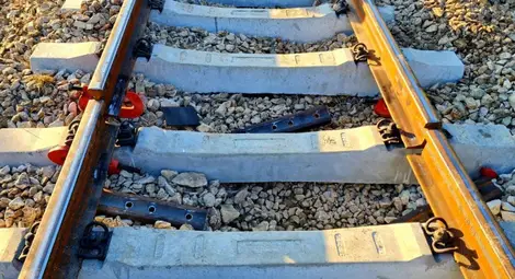 Разединени релси по чудо  не дерайлираха влак за Русе