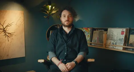 "Средна земя" - портрети на 10 вдъхновяващи българи под открито в Русе