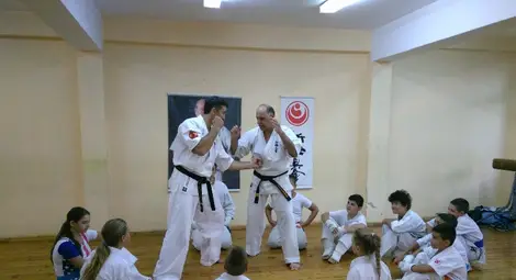 Русенец от Канада проведе открит урок по карате