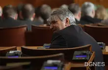 Синът на депутата Лъчезар Иванов е с обвинение за грабеж