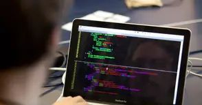 45 хиляди лева годишно  печели програмист у нас