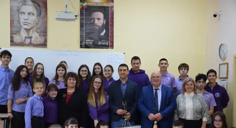 Наградиха учителите в Русе, носители на званието &bdquo;Посланик на свободния дух в моето училище&ldquo; 2025&nbsp; &nbsp;
