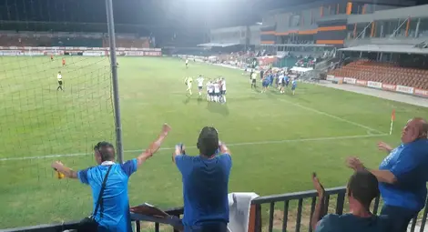 Старши треньорът не спести комплименти към феновете на отбора.      Снимка: Васко ТОДОРОВ