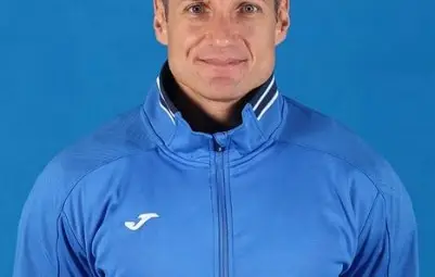 Николай Господинов учи млади испанци на баскетбол