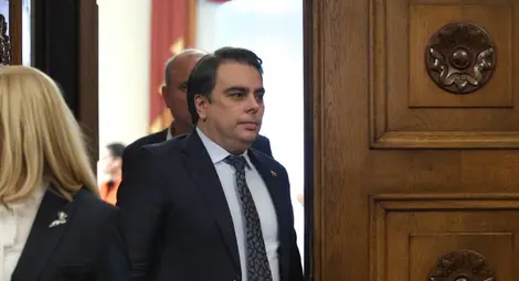 Асен Василев е извикан на разпит в прокуратурата