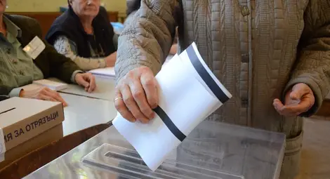 Три очаквани победи и един обрат на балотажа