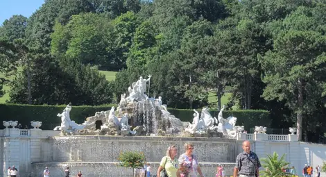 Лятна Виена - музика, туристи от цял свят, бира и наслада от живота